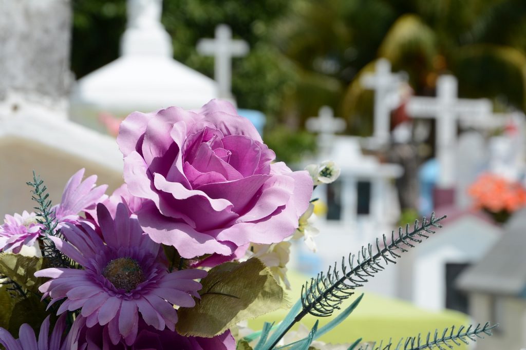 benefits of hiring a funeral celebrant